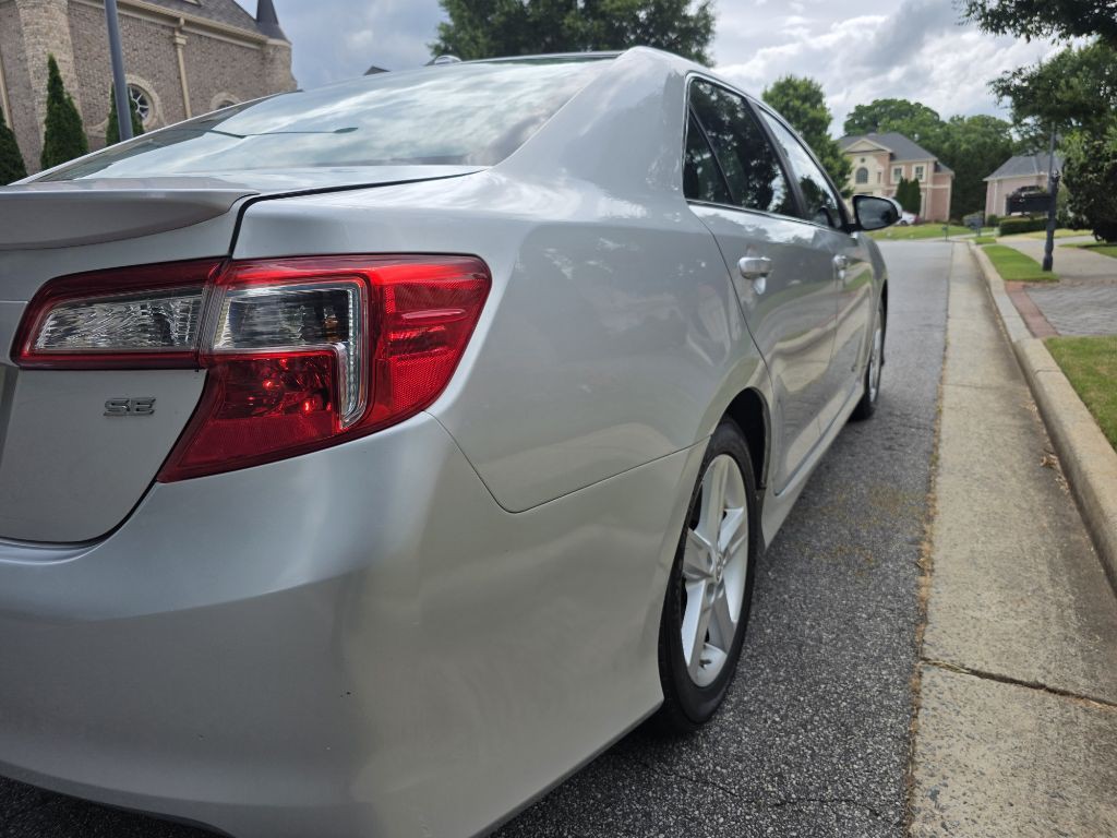 2012 Toyota Camry Image 4