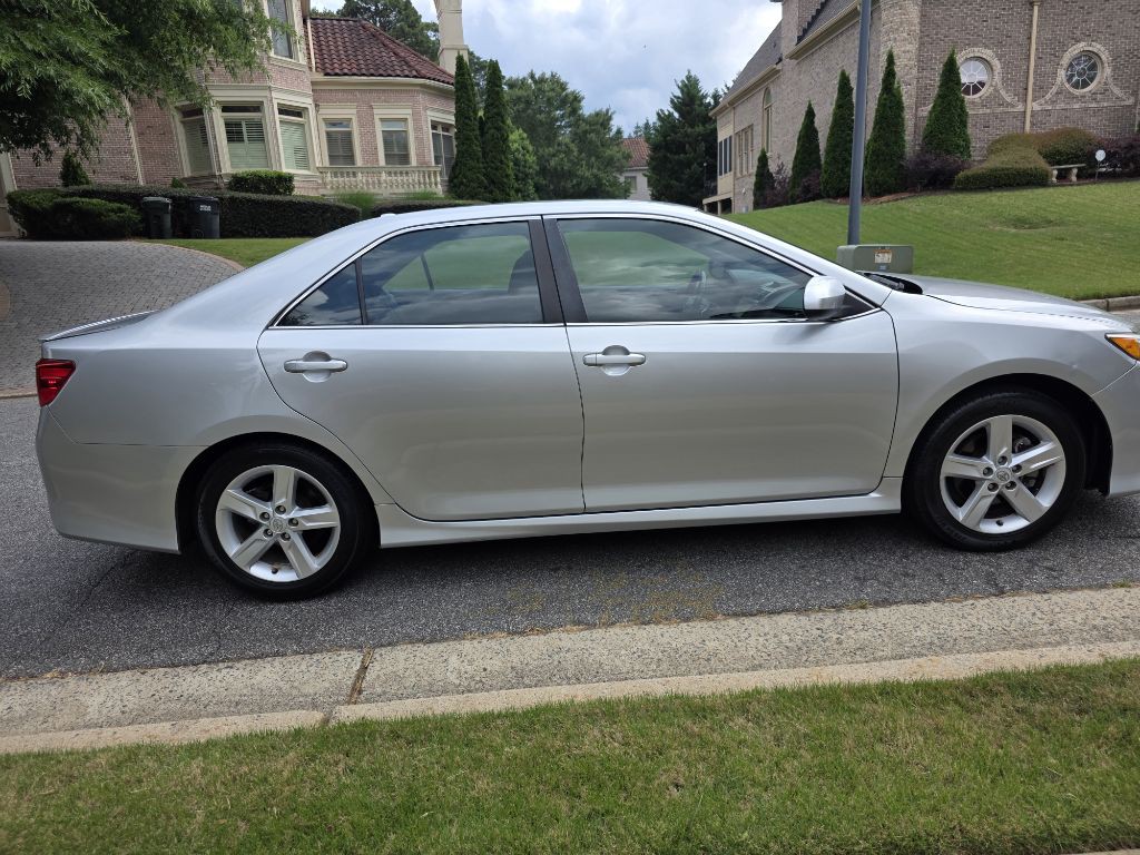2012 Toyota Camry Image 5