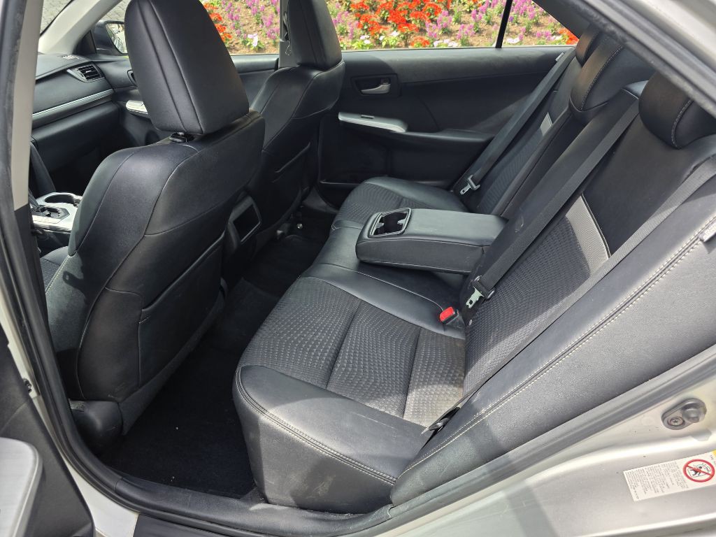 2012 Toyota Camry Image 12