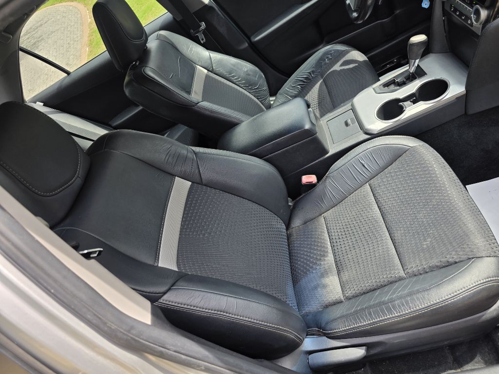 2012 Toyota Camry Image 18