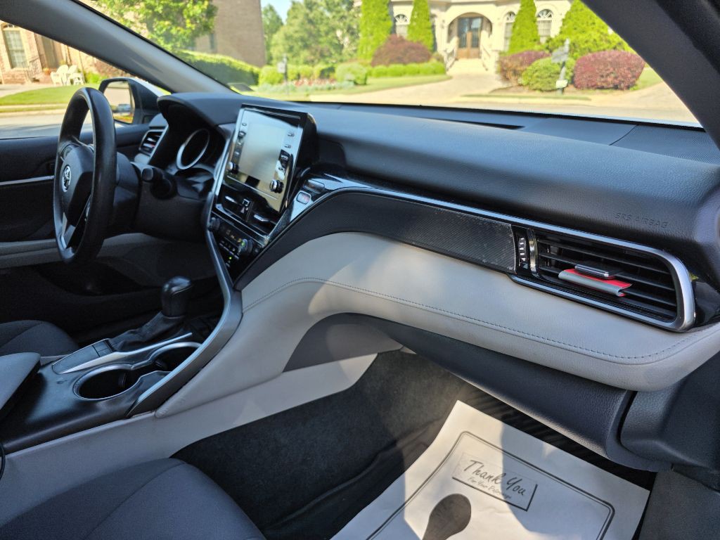 2023 Toyota Camry Image 21