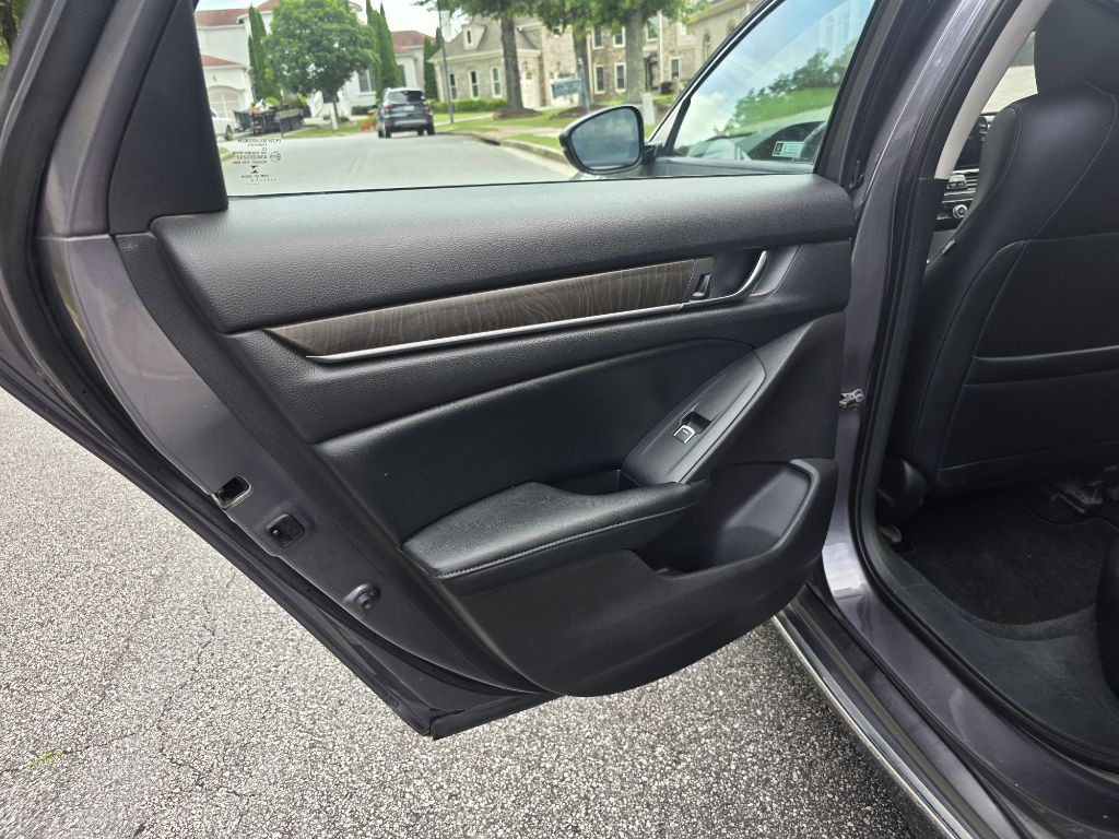 2018 Honda Accord Image 13