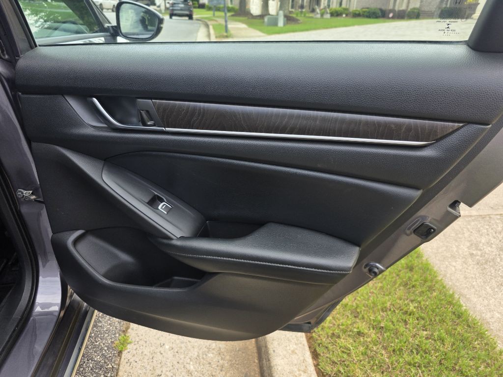 2018 Honda Accord Image 15