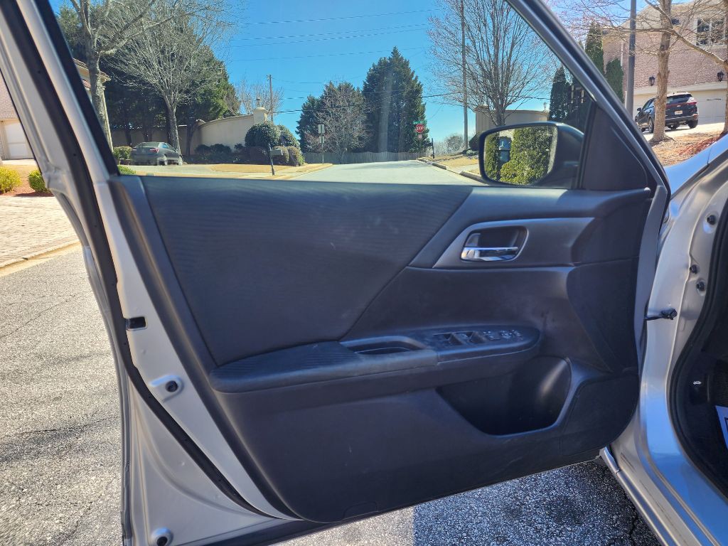 2015 Honda Accord Image 11
