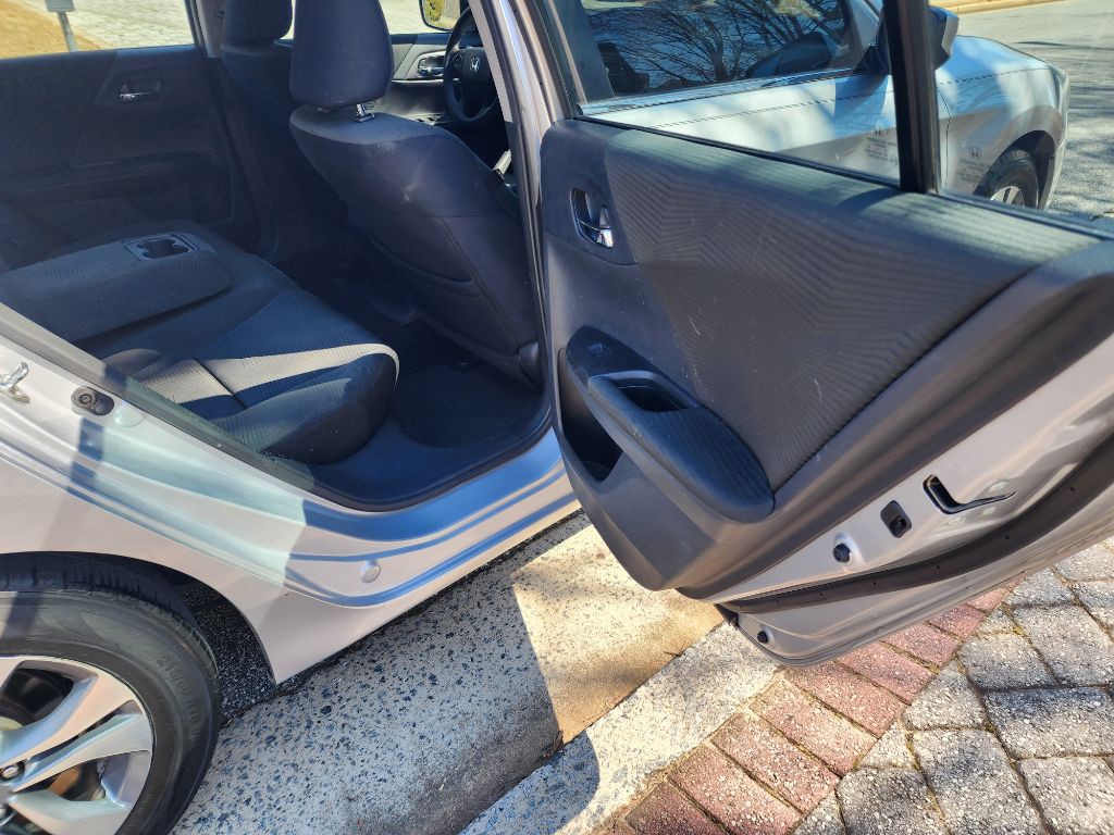 2015 Honda Accord Image 16