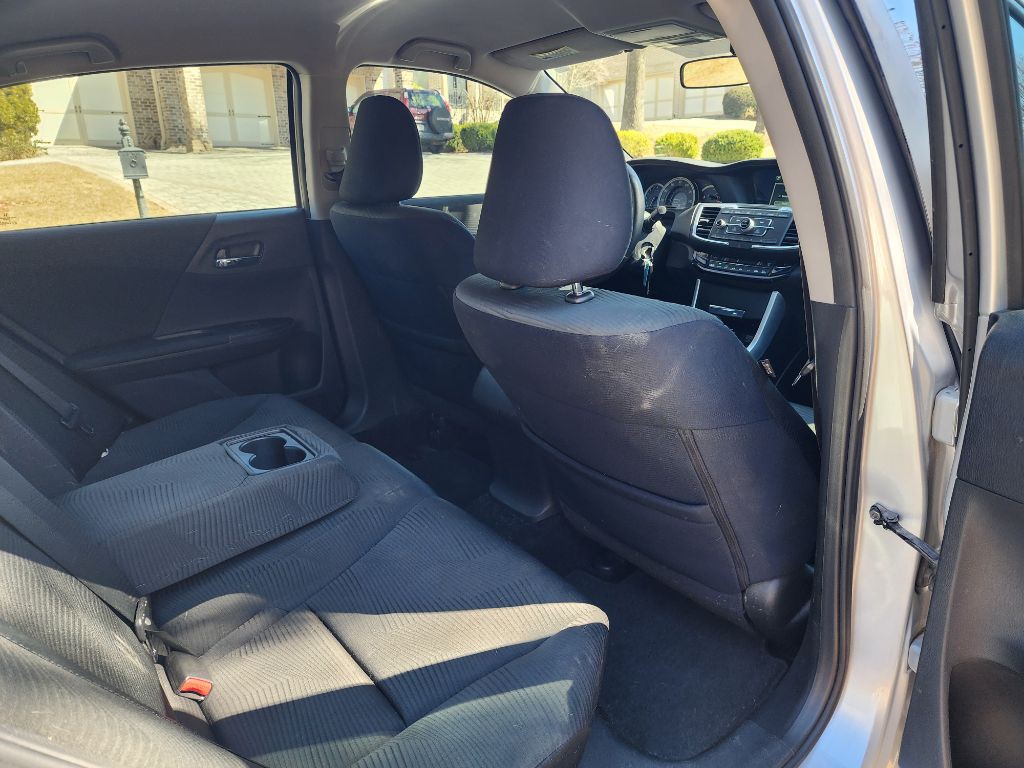 2015 Honda Accord Image 18