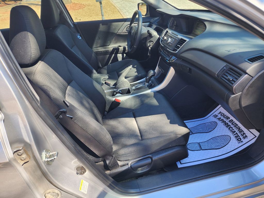 2015 Honda Accord Image 19