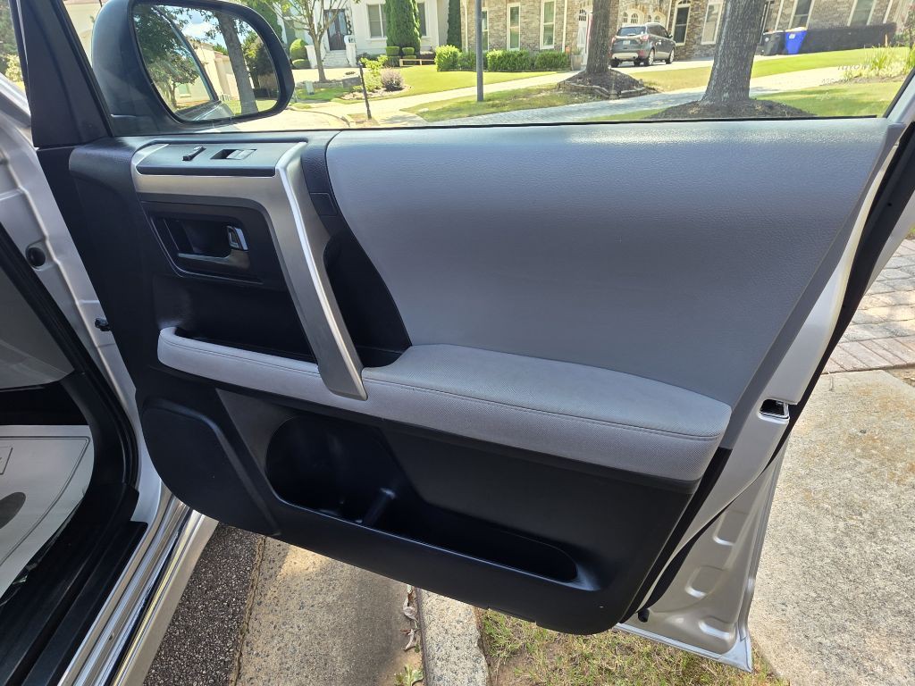 2012 Toyota 4Runner Image 20