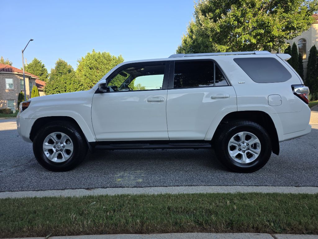2015 Toyota 4Runner Image 2