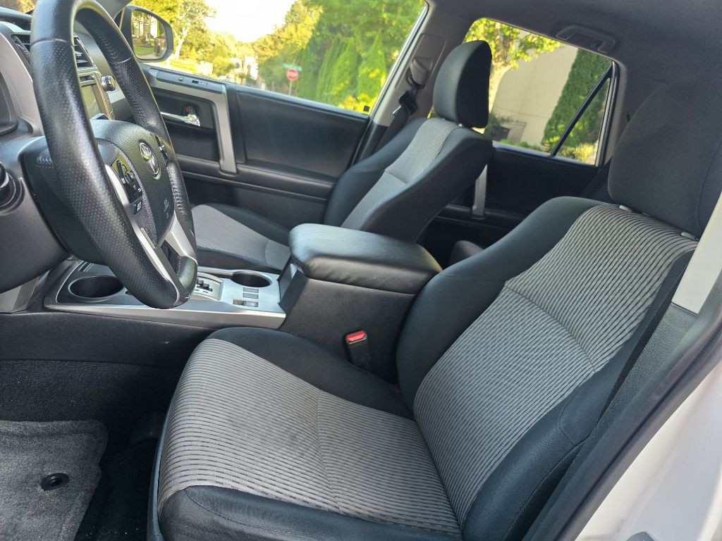 2015 Toyota 4Runner Image 10