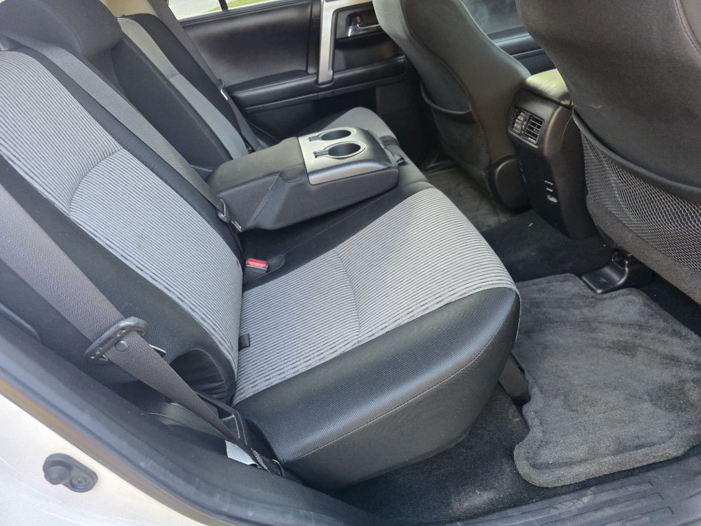 2015 Toyota 4Runner Image 16