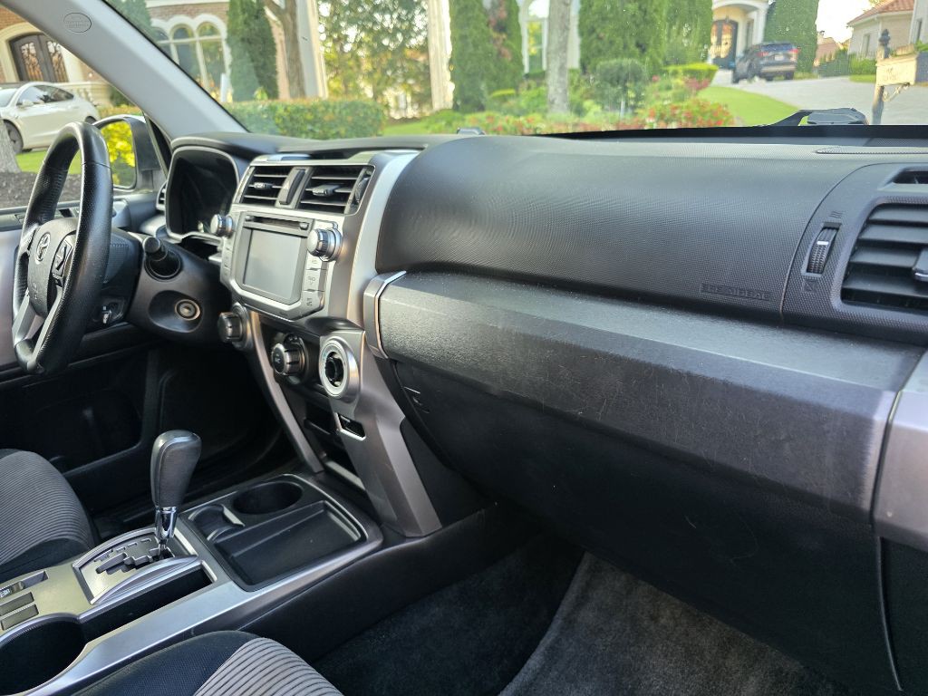 2015 Toyota 4Runner Image 18