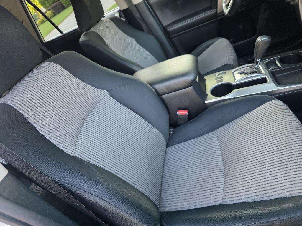 2015 Toyota 4Runner Image 19