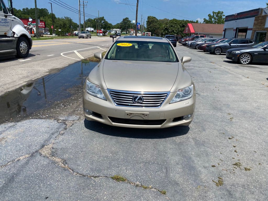 2012 Lexus LS Image 2