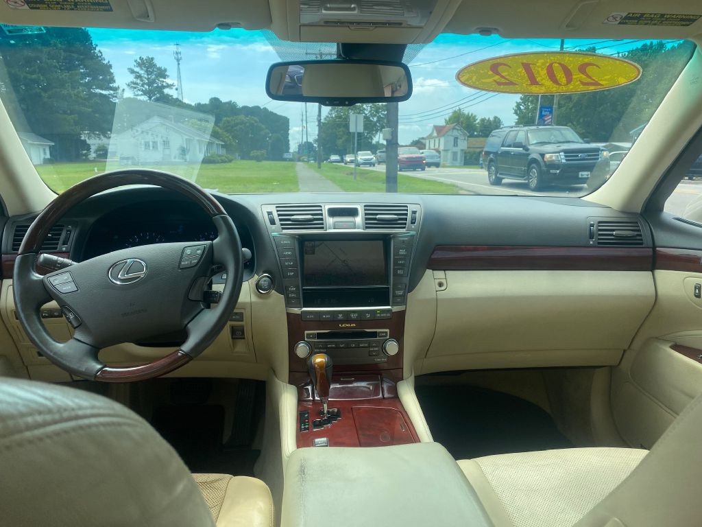 2012 Lexus LS Image 10