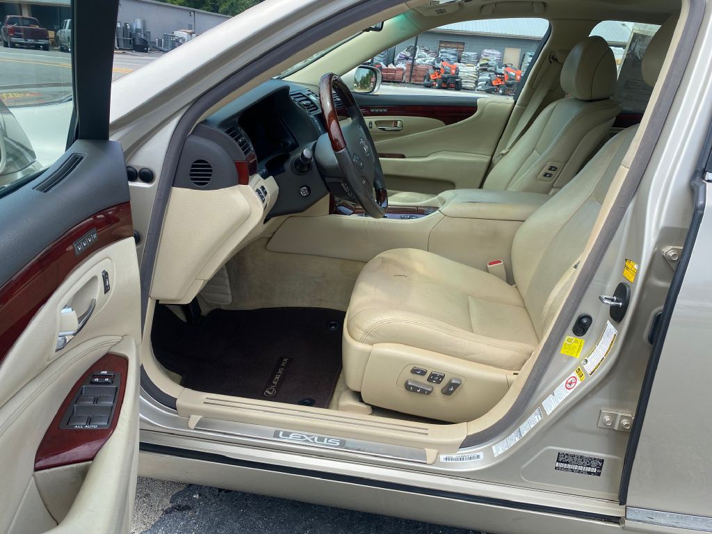 2012 Lexus LS Image 11