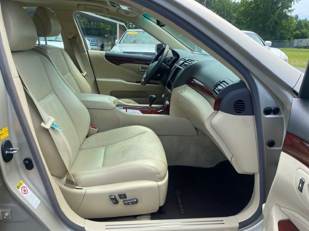 2012 Lexus LS Image 12