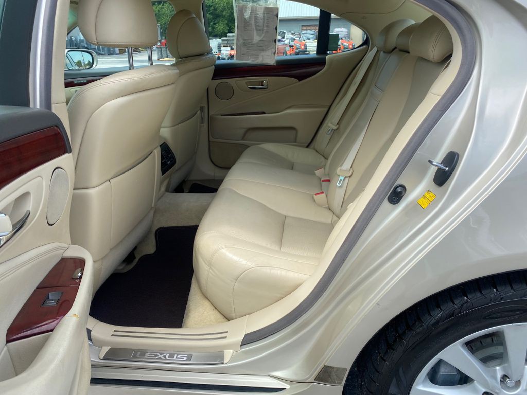 2012 Lexus LS Image 13