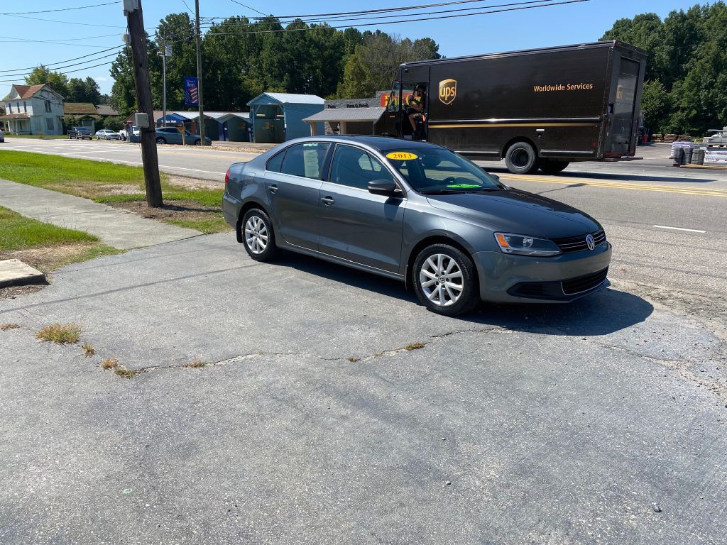 2013 Volkswagen Jetta Image 1