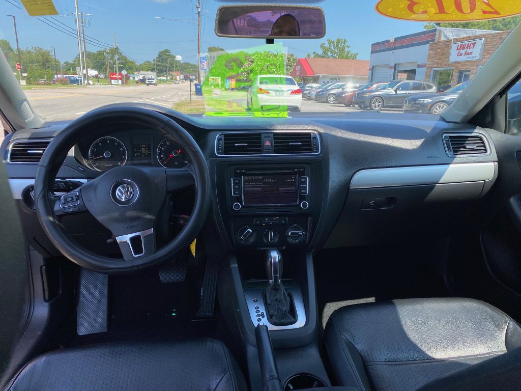 2013 Volkswagen Jetta Image 10