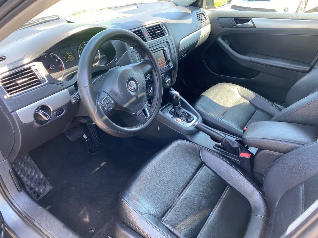 2013 Volkswagen Jetta Image 11