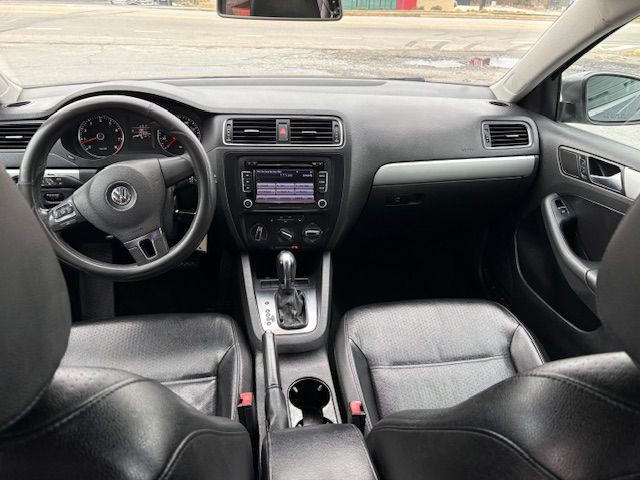 2013 Volkswagen Jetta Image 10
