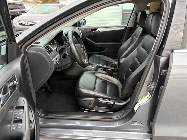 2013 Volkswagen Jetta Image 12