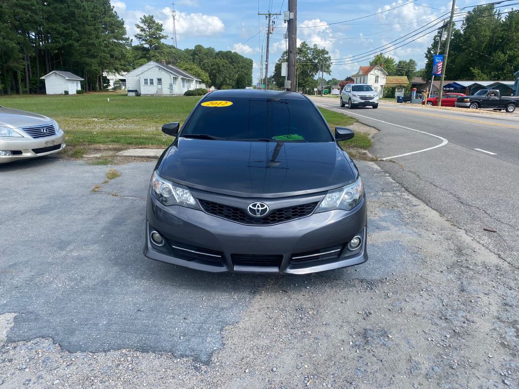 2012 Toyota Camry Image 2