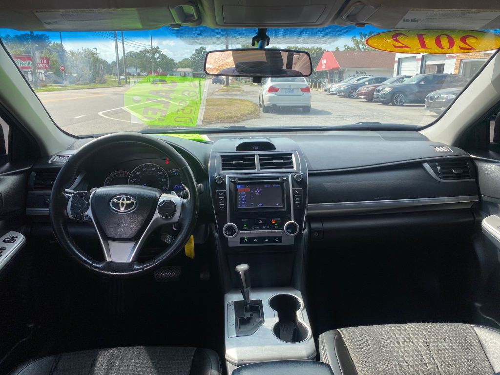 2012 Toyota Camry Image 10