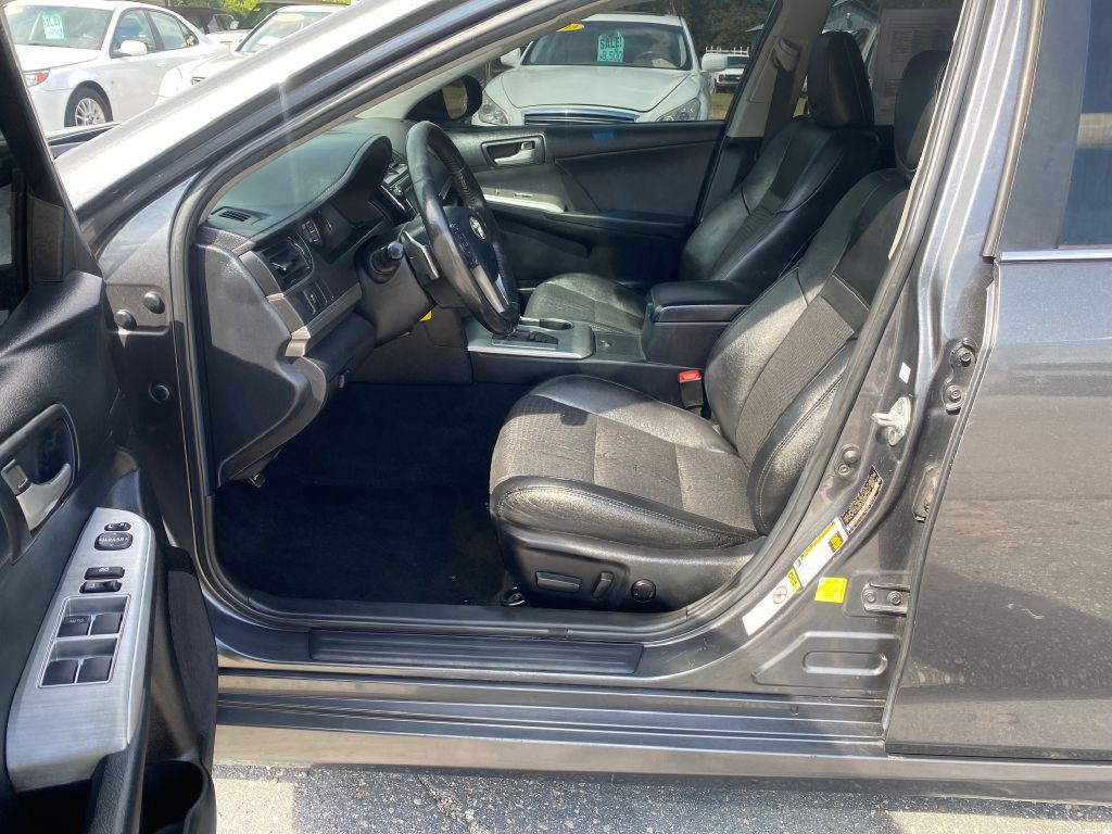2012 Toyota Camry Image 12