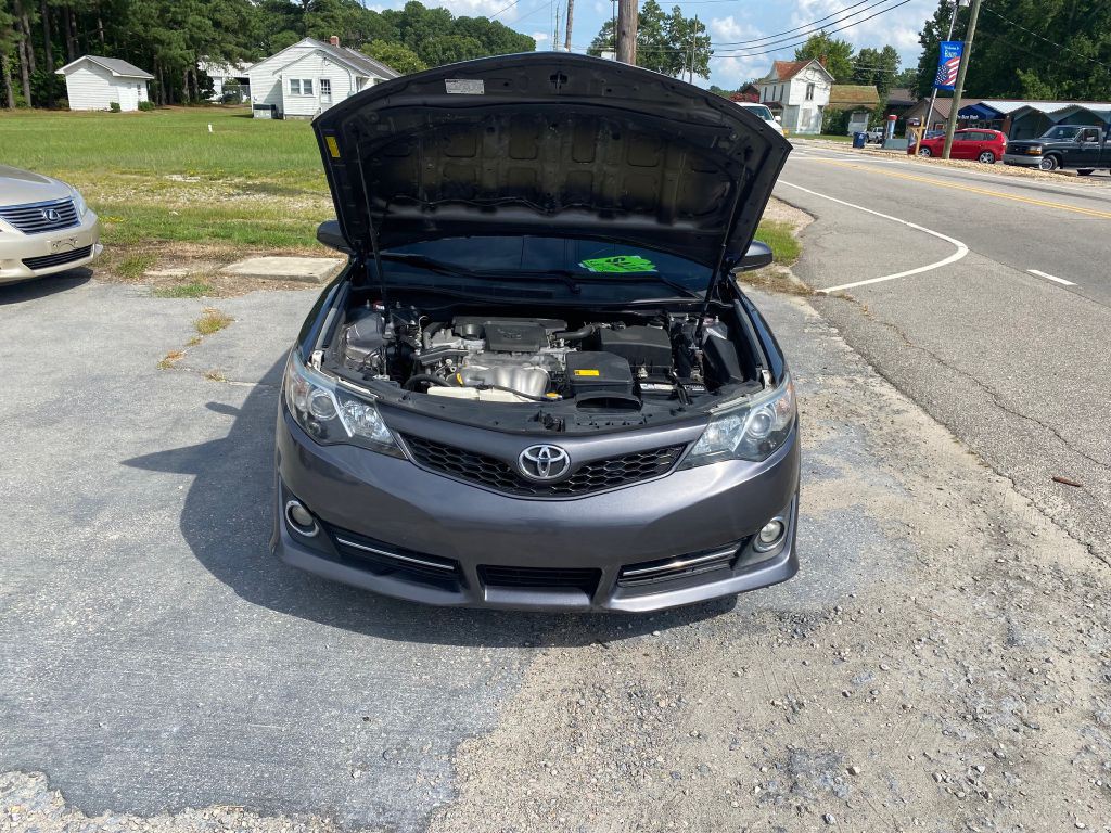 2012 Toyota Camry Image 16