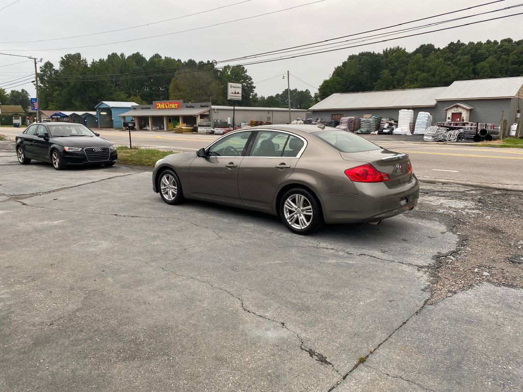 2011 INFINITI G37 Image 8