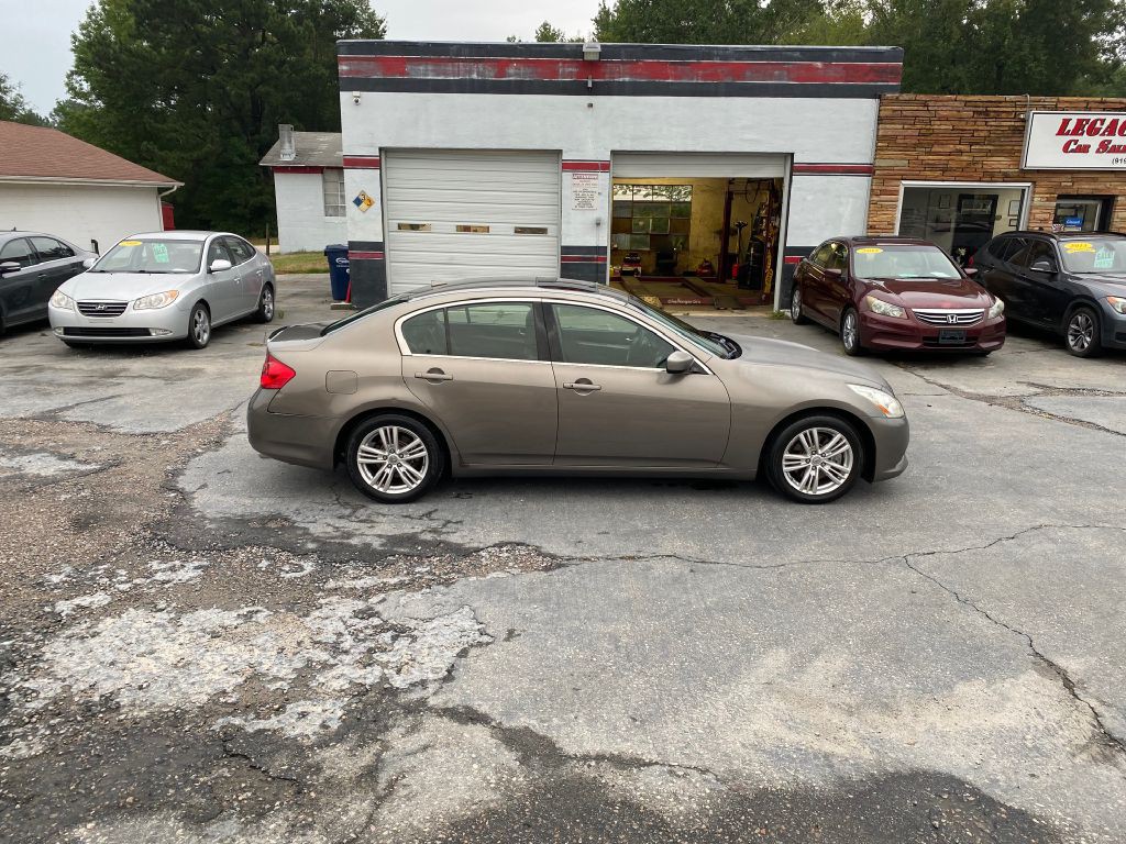 2011 INFINITI G37 Image 18