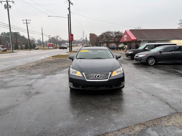 2010 Lexus ES Image 2