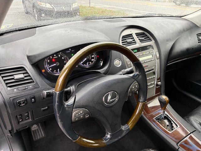 2010 Lexus ES Image 10