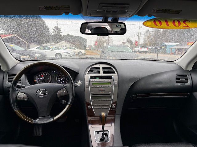 2010 Lexus ES Image 11