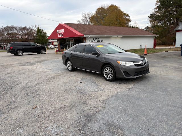 2012 Toyota Camry Image 3