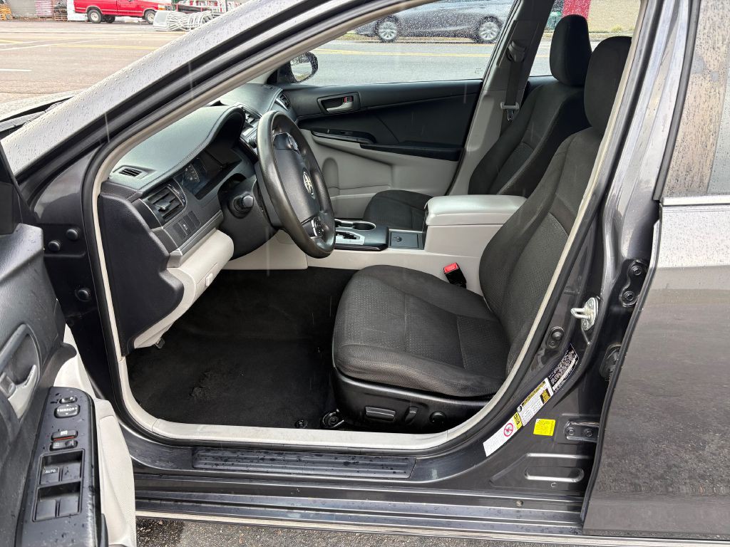 2012 Toyota Camry Image 12