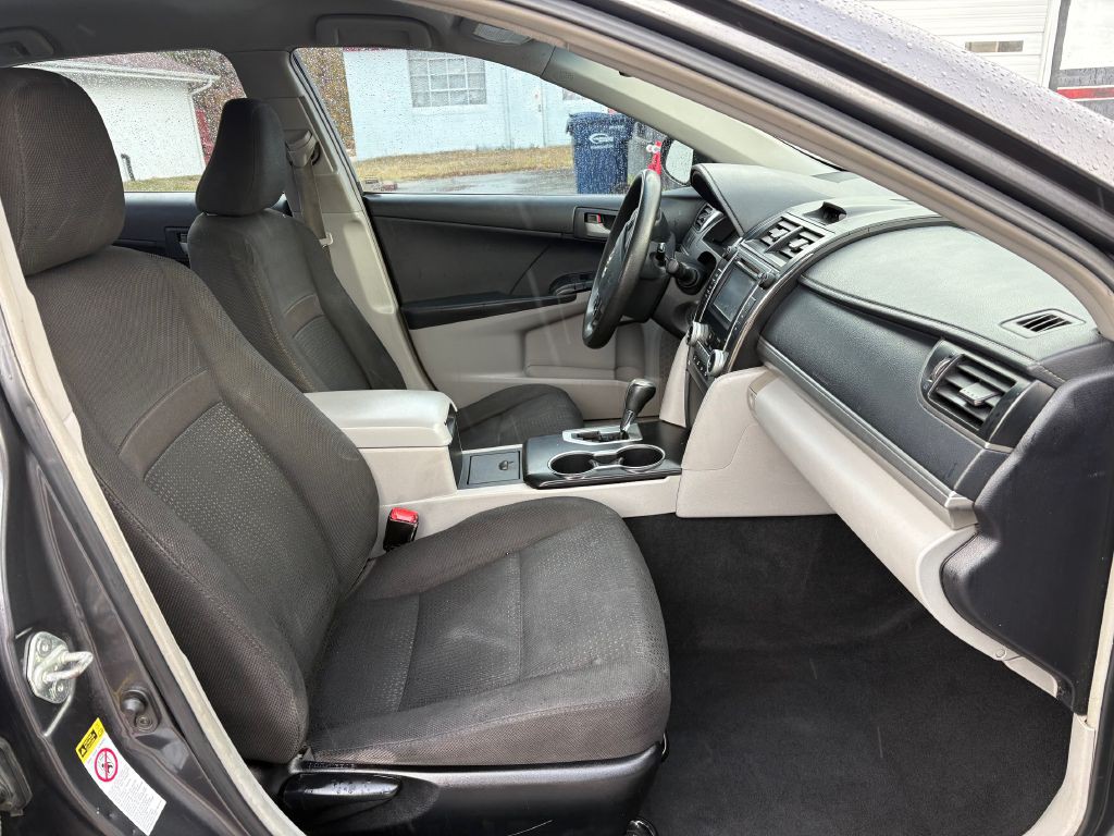 2012 Toyota Camry Image 13