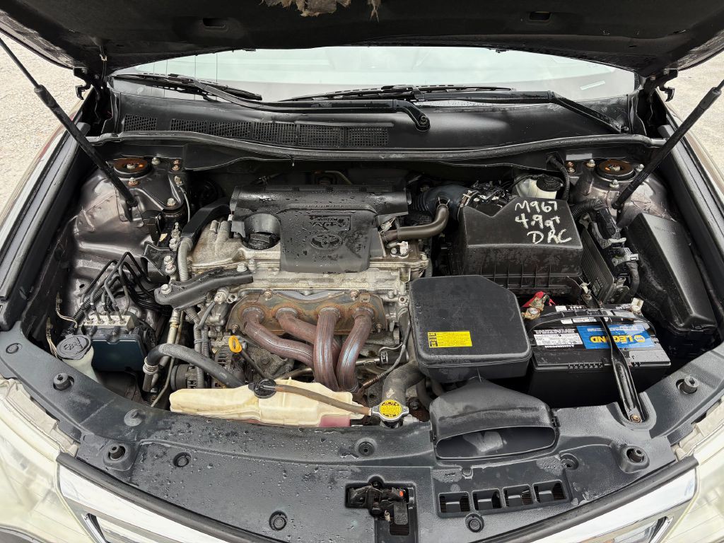 2012 Toyota Camry Image 16