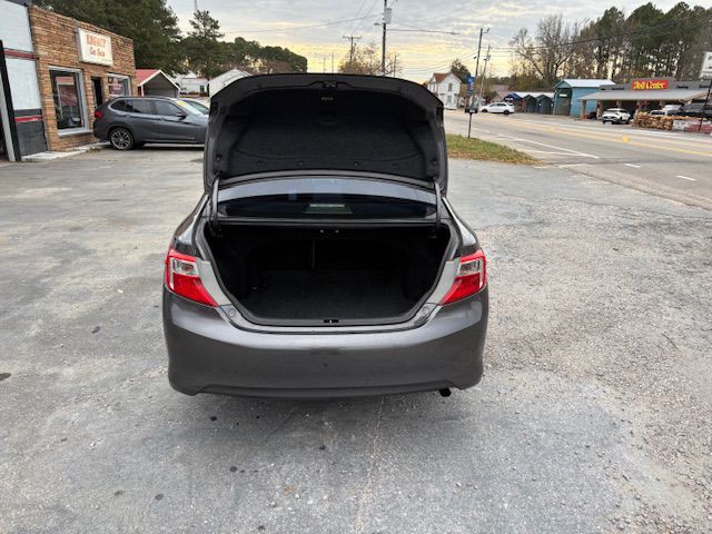 2012 Toyota Camry Image 17