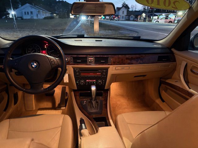 2010 BMW 3 Series Image 10