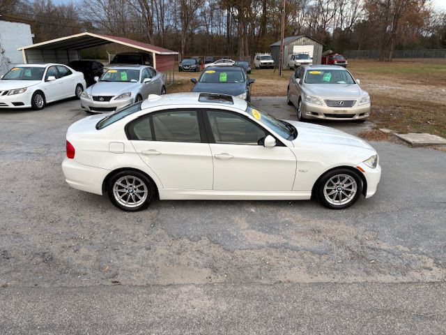 2010 BMW 3 Series Image 16