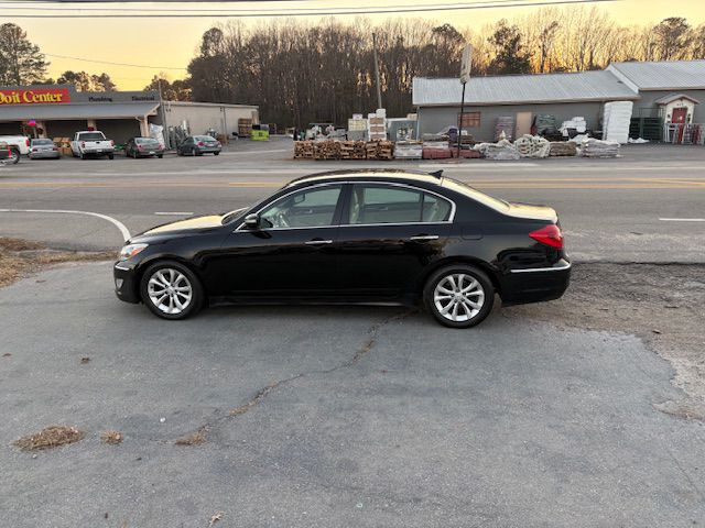 2013 Hyundai Genesis Image 5
