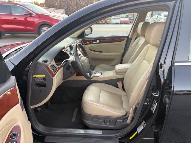 2013 Hyundai Genesis Image 12