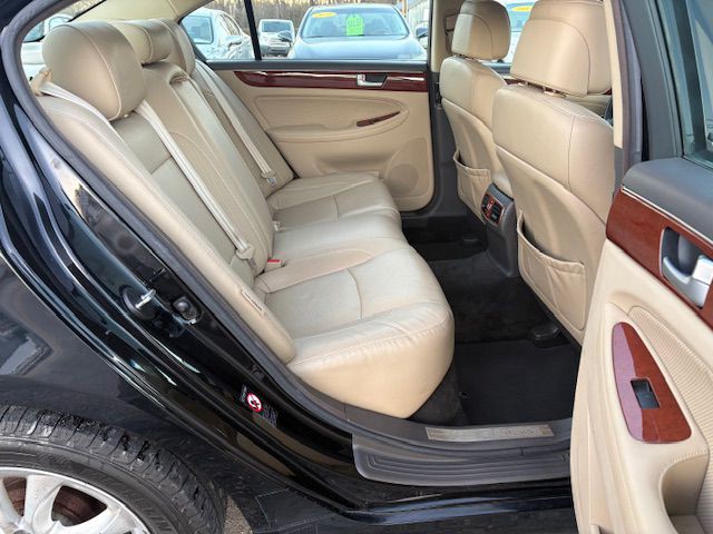 2013 Hyundai Genesis Image 15