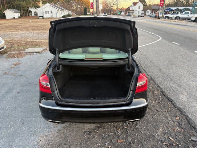 2013 Hyundai Genesis Image 17