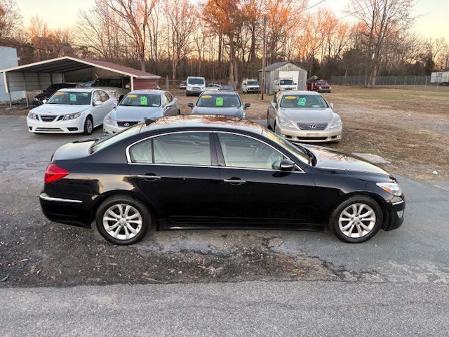 2013 Hyundai Genesis Image 18