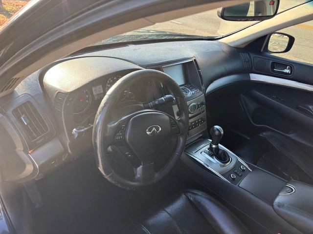 2011 INFINITI G25 Image 6