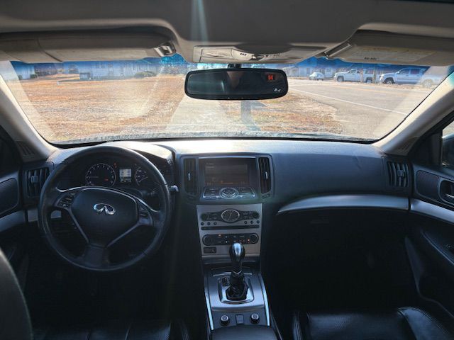 2011 INFINITI G25 Image 7